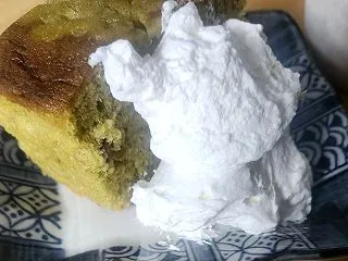 生クリームをホイップして