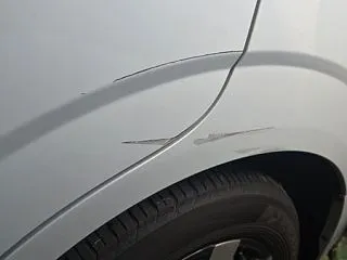 慣れは怖い！車庫入れで車を擦った妻、修理…