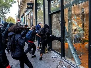 【フランス】55万人大規模デモ再び…暴動…
