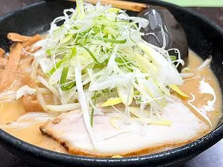 石狩生まれの「らーめん信玄」でハーフ・信…