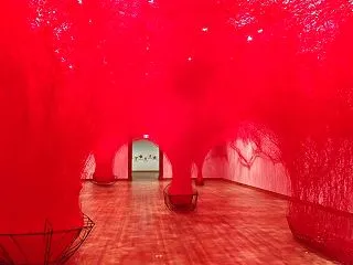 塩田千春展を MMFA で観てきた