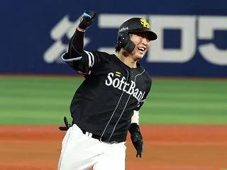 川村友斗・日本シリーズ第2戦 勝ち越しソ…