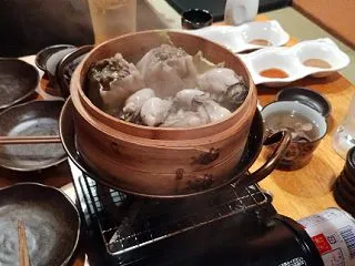 京橋の酒ト場でせいろ蒸しを食う愉快なおっ…