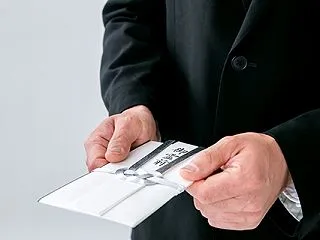 遠方など葬儀参列できない際の香典の送り方