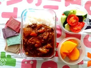 牛すじカレーライス弁当