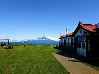 礼文島にある北のカナリアパークは映画のロ…