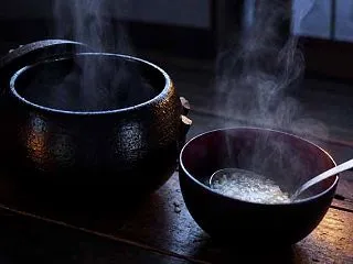 布団に入っても足が冷たい原因｜4タイプで…