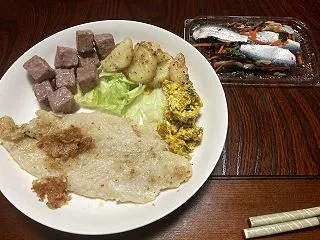 我が家の火曜プレート、、、サカナだ！ 鶏…