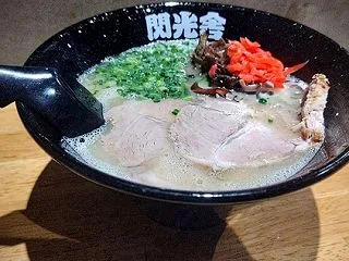 濃厚だが、キレがあるとんこつらーめんのス…
