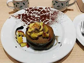 【デニーズ実食】蜜いもの黒ごまパンケーキ…