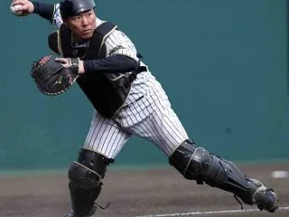 阪神構想外の長坂拳弥が現役続行 NPB最…