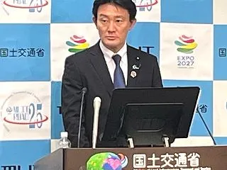 事務局長を務める治水議連 閣議後記者会見…