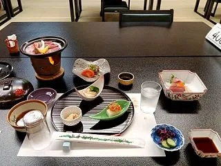 台温泉 ホテル三右ェ門 夕食編