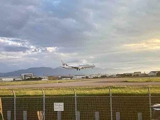 火曜日 秋風 松山空港に遊ぶ