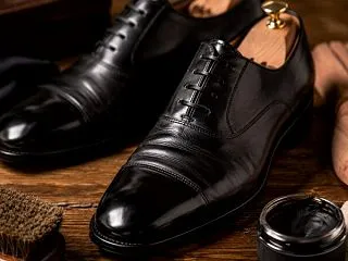 革靴のシワはかっこいい？ダサい？原因から…