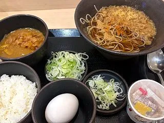 無料券でカレールーを足した朝蕎麦セット納…