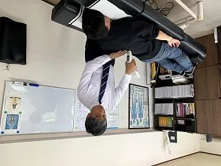 夜に強くなる頚部ジストニアで通われている…