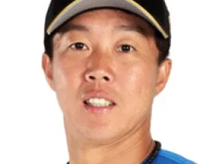 楽天が鶴岡慎也氏のコーチ就任を発表 日本…