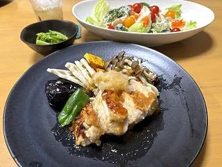 チキンステーキ和風おろしソース☆サラダ☆…