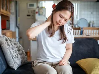 巻き肩の改善期間は1ヶ月？3ヶ月？変化を…