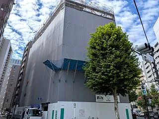 永代橋西交差点の工事現場