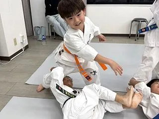 足上げ腹筋で楽しもう！