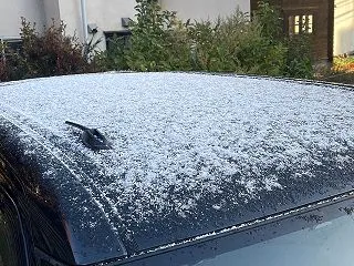 平地にも雪が……