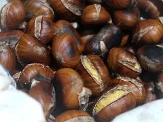 今年初夫フライパンで焼く栗おいしいペルー…