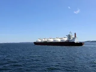 サウジアラビアがシンガポールに原油備蓄へ