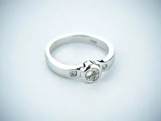 彼女「婚約指輪は要らない。その代わり結婚…