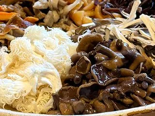 山形・出羽屋さんの松茸！