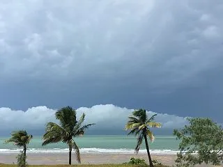 台風の基礎知識：発生メカニズムから身を守…