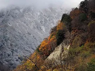 ★北アルプスにもついに雪が降りました☃️…
