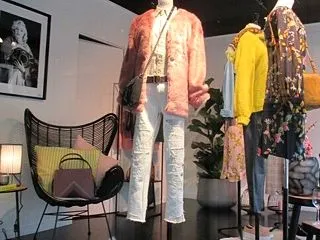 外見はアバター、中身は全自動の個性。加工…