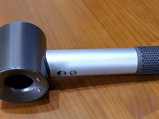 前髪を上げる朝は、乾かし方から