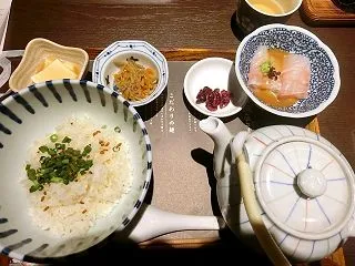 軽めならコレ！ラーメン屋さんで鯛茶漬け@…