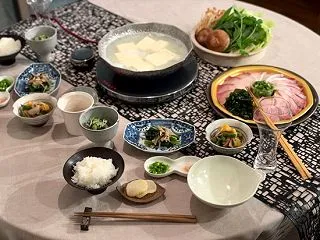 今年はまだ2回目…「温泉湯豆腐」の夜ごは…