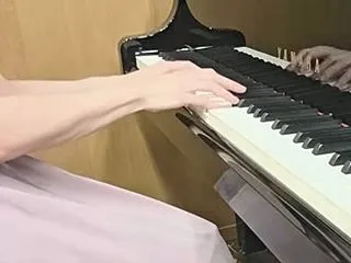 ■３ ギロック／叙情小曲集より４曲／On…