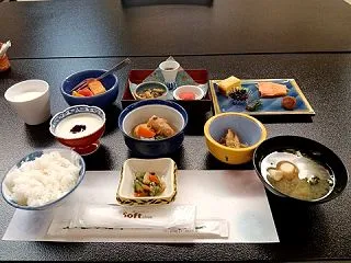 台温泉 ホテル三右ェ門 朝食編