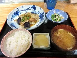 「楽飲食 ほてい彡（ほていさん）」本町の…