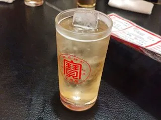 京橋のげんすいでハイボールを飲む愉快なお…