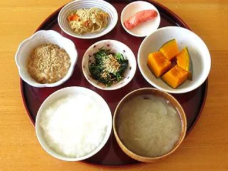 焼きたらこ、南瓜のたいたん、ほうれん草の…