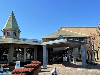 鶴ヶ島市立中央図書館