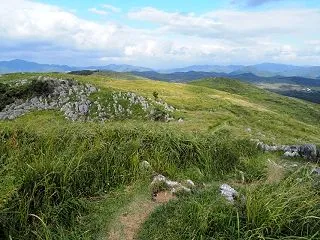秋吉台の御鉢山
