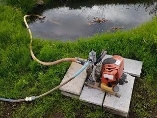 降るときはドカッと降る雨
