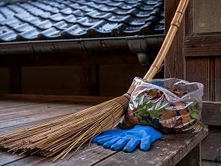 雨どい 落ち葉 手袋