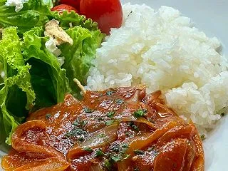 簡単ごちそう！豚ロースのトマト煮込み