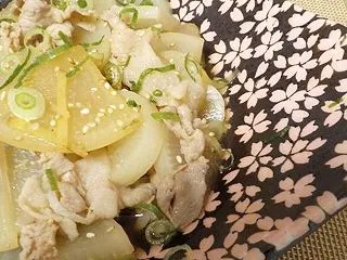 豚こまと大根の煮物・生姜風味、大根おろし…