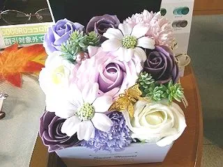 優しい印象のオーバルタイプSpinelス…