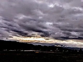 あまり気温上がらない晴れになりそう